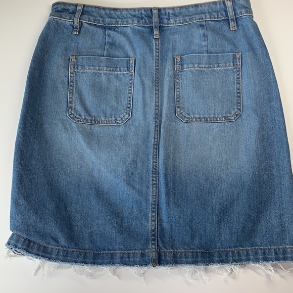 EUC Loft denim short denim skirt raw hem mini  sz 4. - Picture 6 of 9